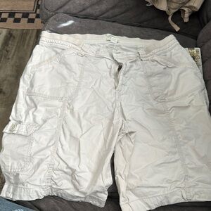 St. John's Bay Light Tan Cargo Shorts